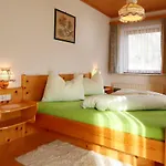 Kromarin Apartment *