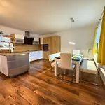 Kromarin Apartment